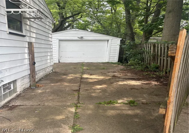 3rd image of 1101 Dietz Ave, Akron, OH 44301 | MLS# 5220875