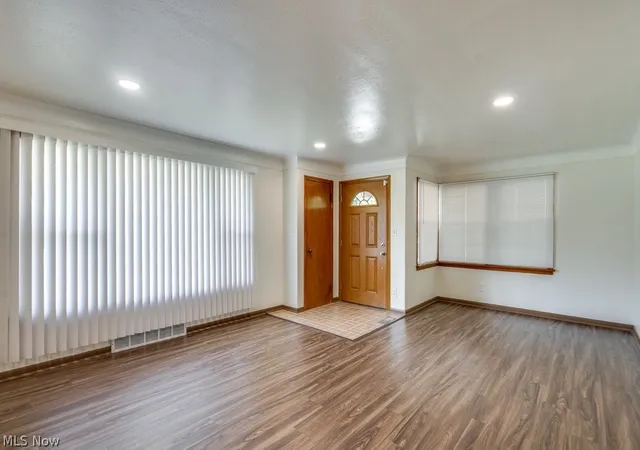 2nd image of 2031 W Pleasant Valley Rd, Cleveland, OH 44134 | MLS# 5224982