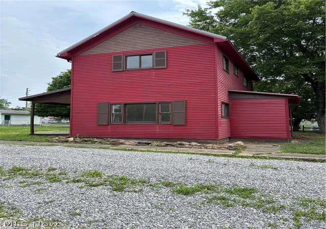 Photo 3 of Single family home for sale at 608 Jefferson St, Salineville, OH 43945 | MLS# 5224811 | Listing updated on 2026-08-27
