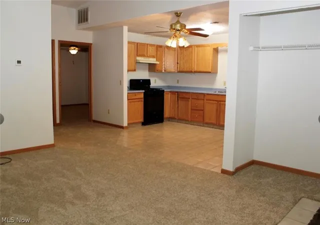 2nd image of 361 Meadowbrook Ave, Youngstown, OH 44512