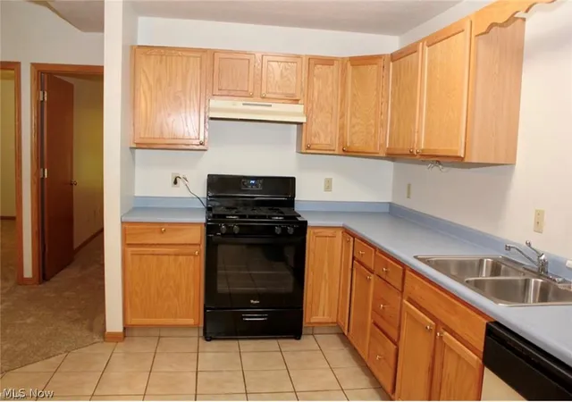 3rd image of 361 Meadowbrook Ave, Youngstown, OH 44512