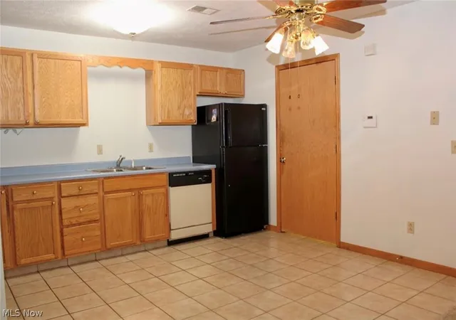 4th image of 361 Meadowbrook Ave, Youngstown, OH 44512