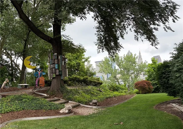 2nd image of 1900 Grv Ct, Cleveland, OH 44113