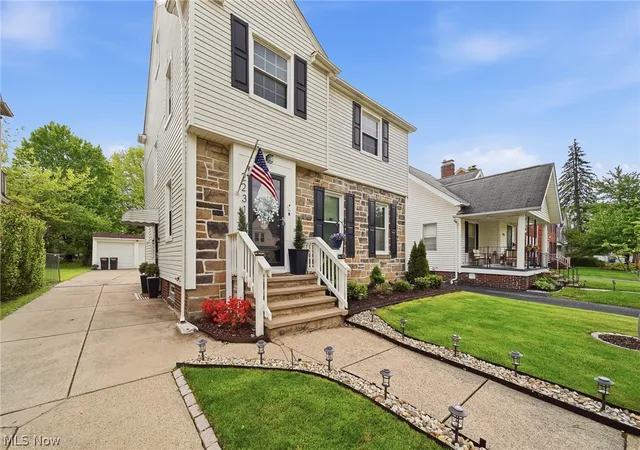 2nd image of 2231 Brockway Rd, University Heights, OH 44118 | MLS# 5225003