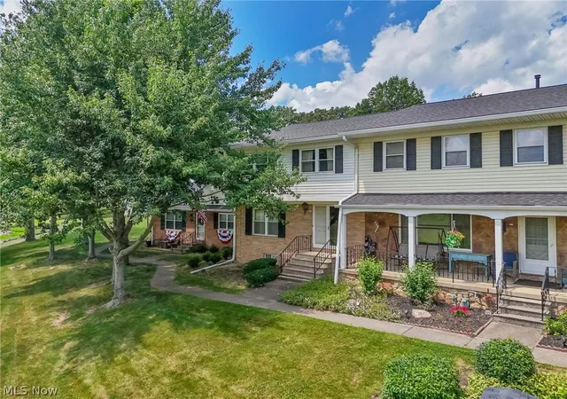 3rd image of 2034 Carlile Dr, Green, OH 44685 | MLS# 5224912