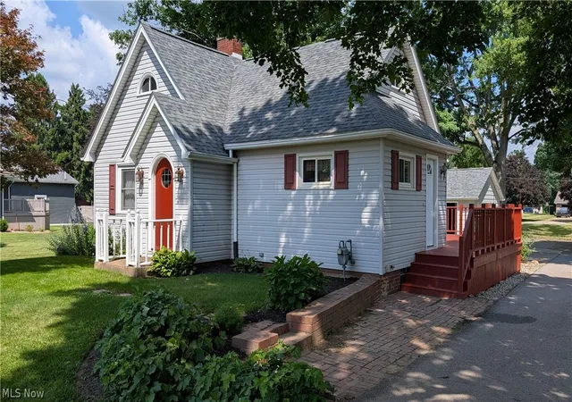 4th image of 1020 E Lincoln Wy, Minerva, OH 44657 | MLS# 5224885