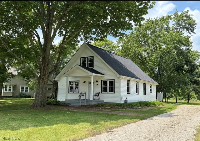 Homes for sale in Newton Falls, OH | 2721 E River Rd, Newton Falls, OH 44444 | MLS# 5223950