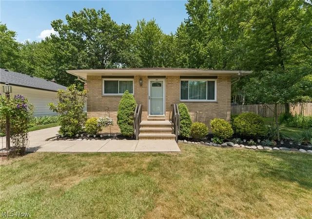 Homes for sale in Berea, OH | 223 Dorland Ave, Berea, OH 44017 | MLS# 5224922