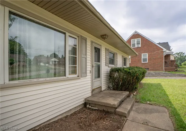 Homes for sale in Canton, OH | 158 Miles Ave Nw, Canton, OH 44708 | MLS# 5224893