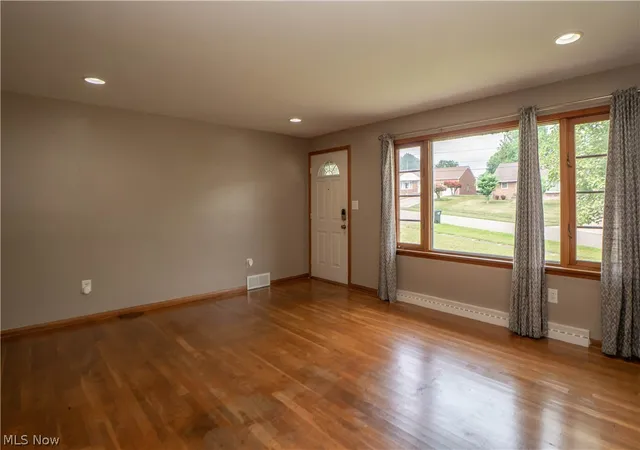 Homes for sale in Canton, OH | 158 Miles Ave Nw, Canton, OH 44708 | MLS# 5224893