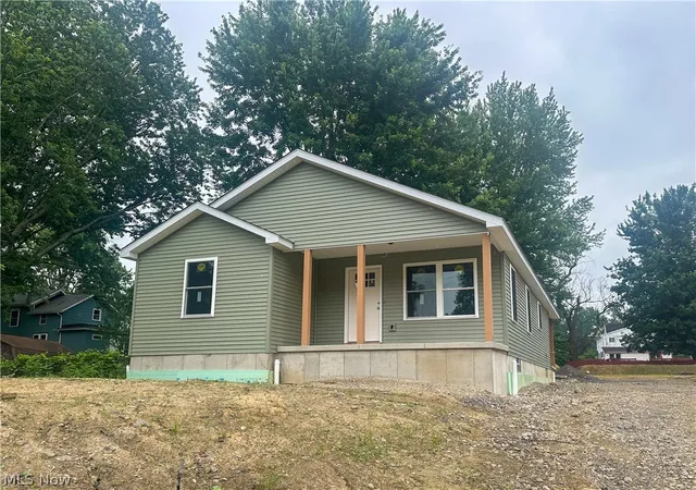 1st image of 173 Hayward Ave, Conneaut, OH 44030 | MLS# 5225137