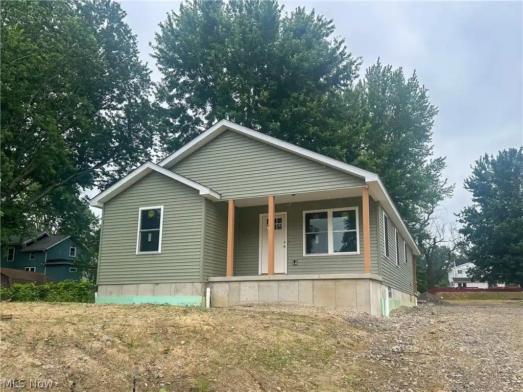 Photo 1 of Single family home for sale at 173 Hayward Ave, Conneaut, OH 44030 | MLS# 5225137 | Listing updated on 2026-10-21