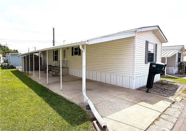 Homes for sale in Wellington, OH | 701 N Main St #24, Wellington, OH 44090 | MLS# 5225064
