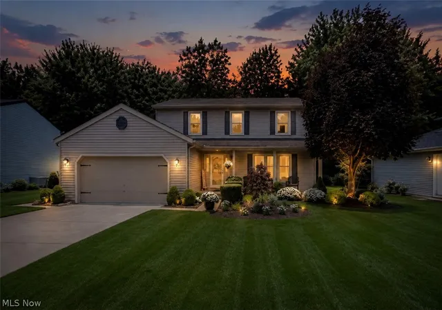 2nd image of 10222 Huntington Park Dr, Strongsville, OH 44136 | MLS# 5223826