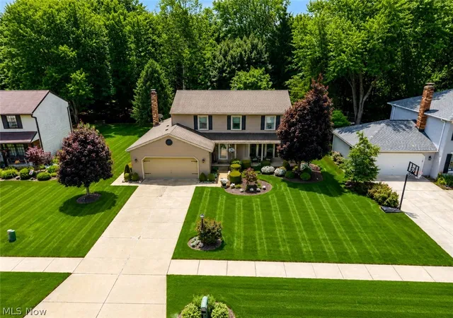 3rd image of 10222 Huntington Park Dr, Strongsville, OH 44136 | MLS# 5223826