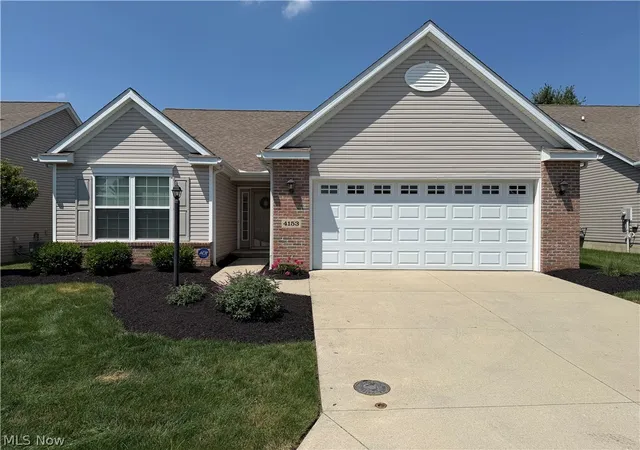 Homes for sale in Mogadore, OH | 4153 Ledgewater Dr, Mogadore, OH 44260 | MLS# 5225133
