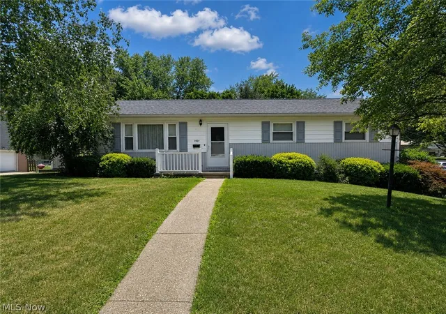 Homes for sale in Coshocton, OH | 1921 Adams St, Coshocton, OH 43812 | MLS# 5225058