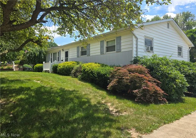 Homes for sale in Coshocton, OH | 1921 Adams St, Coshocton, OH 43812 | MLS# 5225058