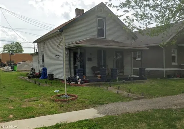 1st image of 521 Locust St, Coshocton, OH 43812 | MLS# 5224676