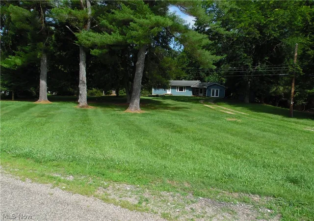 3rd image of 987 Hocking Rd, Little Hocking, OH 45742 | MLS# 5225207
