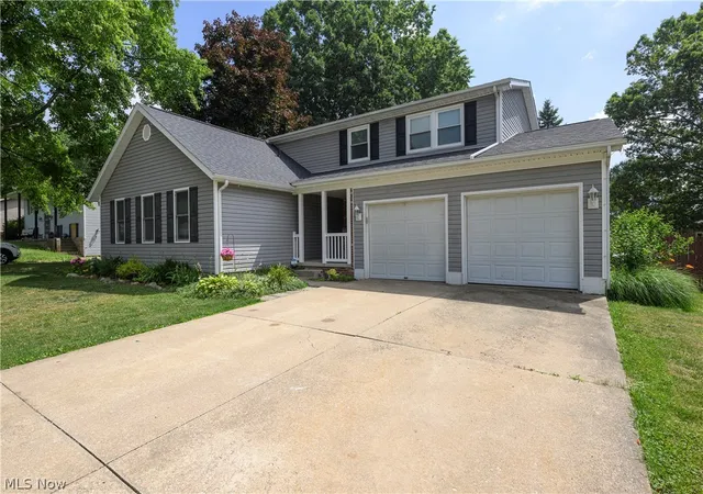 2nd image of 600 Snively Ave Nw, Massillon, OH 44646 | MLS# 5225091