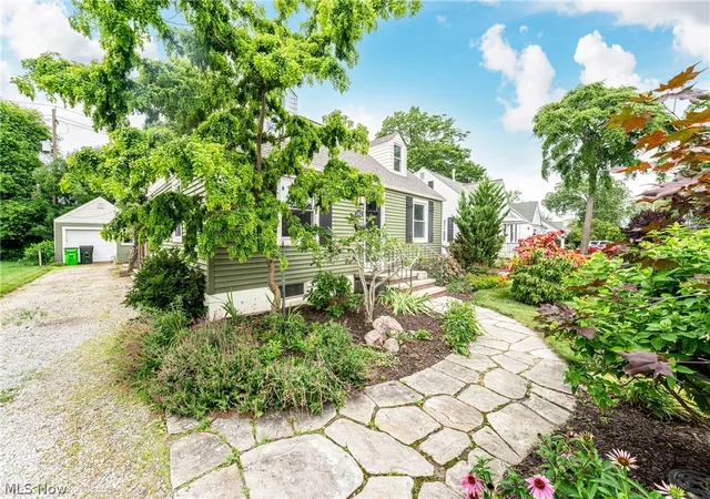 Homes for sale in Avon Lake, OH | 142 Woodstock Dr, Avon Lake, OH 44012 | MLS# 5224556