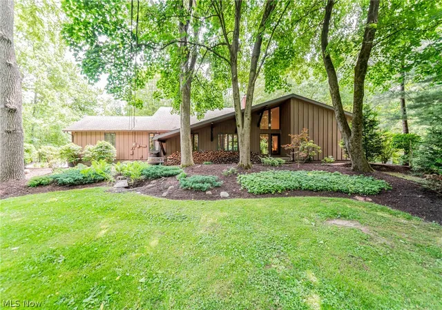 1st image of 242 Springdale Ln, Chagrin Falls, OH 44022 | MLS# 5217731