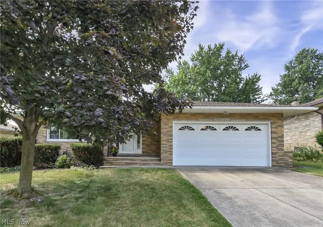 Homes for sale in Parma, OH | 6003 Laurent Dr, Parma, OH 44129 | MLS# 5224749