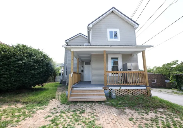 Homes for sale in Chester, WV | 416 5th St, Chester, WV 26034 | MLS# 5222938