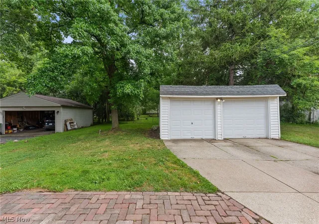 Homes for sale in South Euclid, OH | 1527 Oakmount Rd, South Euclid, OH 44121 | MLS# 5223083
