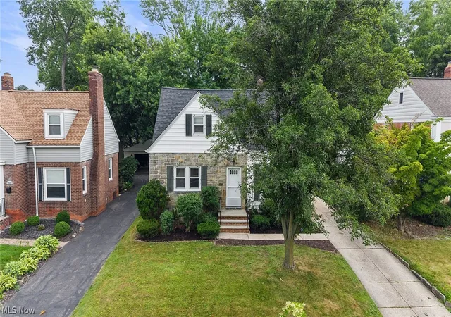 Homes for sale in South Euclid, OH | 1527 Oakmount Rd, South Euclid, OH 44121 | MLS# 5223083