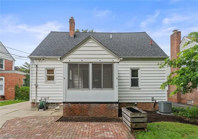 Homes for sale in South Euclid, OH | 1527 Oakmount Rd, South Euclid, OH 44121 | MLS# 5223083