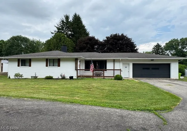 Homes for sale in Newton Falls, OH | 620 Ravenna Rd, Newton Falls, OH 44444 | MLS# 5225350