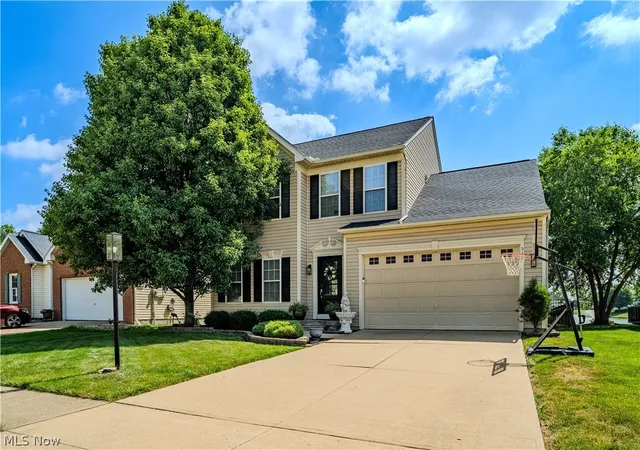 Homes for sale in North Ridgeville, OH | 5409 Fountain Cir, North Ridgeville, OH 44039 | MLS# 5225141