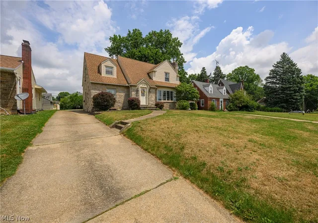 Photo 1 of Single family home for sale at 415 30th Street Nw, Canton, OH 44709 | MLS# 5225307 | Listing updated on 2026-08-03