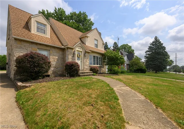 Photo 2 of Single family home for sale at 415 30th Street Nw, Canton, OH 44709 | MLS# 5225307 | Listing updated on 2026-08-03