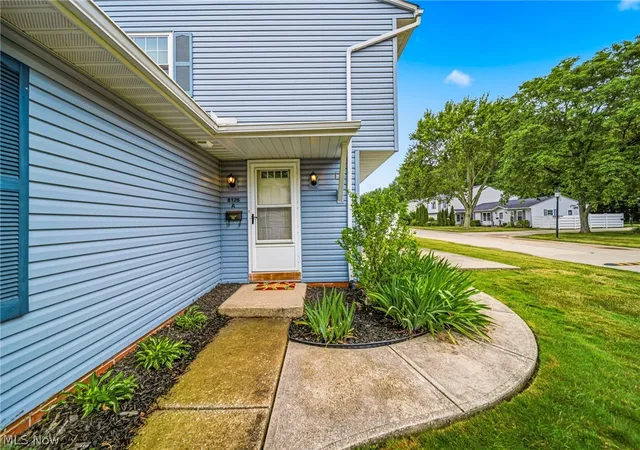 Homes for sale in Mentor, OH | 8126 Independence Dr, Mentor, OH 44060