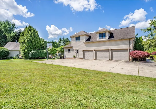 5th image of 11535 Sunny Lake Dr, New Middletown, OH 44442 | MLS# 5225372
