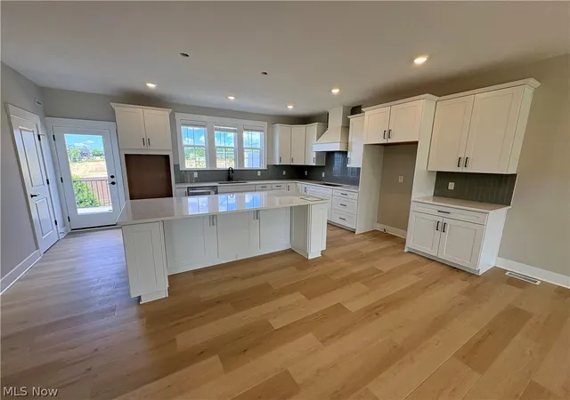 2nd image of 27385 Averi Ln, Orange, OH 44122 | MLS# 5225512
