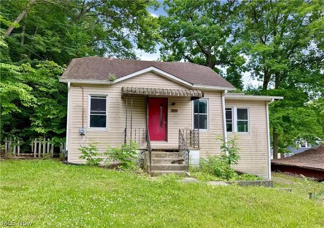 Photo 2 of Sale Pending at 2618 Adams St, Lakemore, OH 44250 | MLS# 5225532 | Listing updated on 2026-08-03