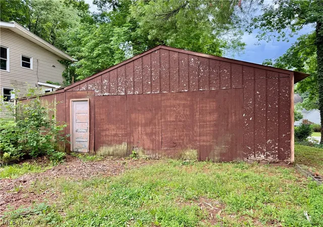 Photo 4 of Sale Pending at 2618 Adams St, Lakemore, OH 44250 | MLS# 5225532 | Listing updated on 2026-10-01