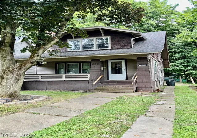 Photo 2 of Sale Pending at 469 Storer Ave, Akron, OH 44320 | MLS# 5225552 | Listing updated on 2026-09-16