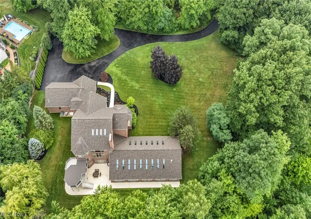 3rd image of 7282 Pinehill Rd, Concord Township, OH 44077 | MLS# 5223391