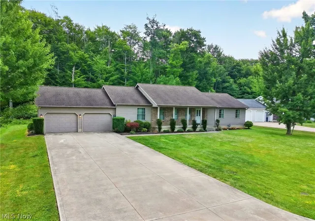 2nd image of 412 Brittany Ln, Jefferson, OH 44047 | MLS# 5225399