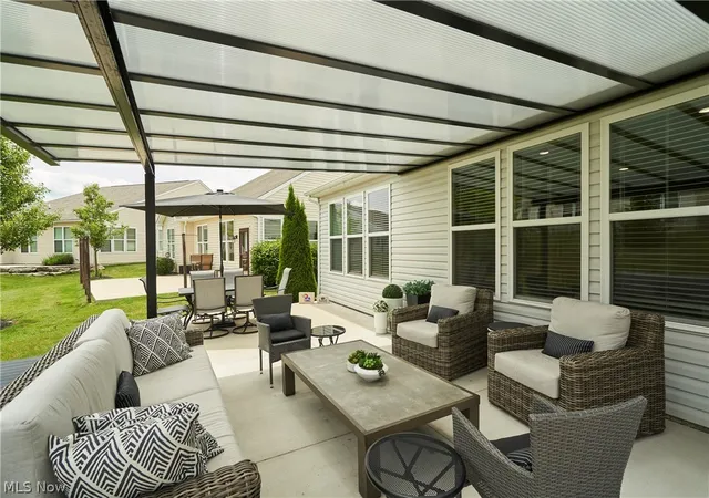 Photo 2 of Sale Pending at 527 Arbor Ln, Copley, OH 44321 | MLS# 5225284 | Listing updated on 2026-07-11