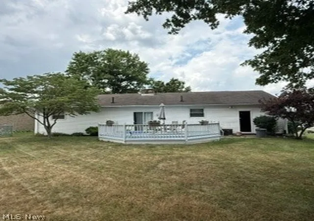 Photo 3 of Sale Pending at 346 Oneida Ave Nw, Canton, OH 44708 | MLS# 5225573 | Listing updated on 2026-07-09