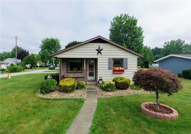 1st image of 1099 Lake Rd Rd, Conneaut, OH 44030 | MLS# 5224934