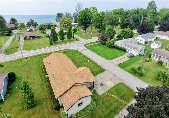 2nd image of 1099 Lake Rd Rd, Conneaut, OH 44030 | MLS# 5224934