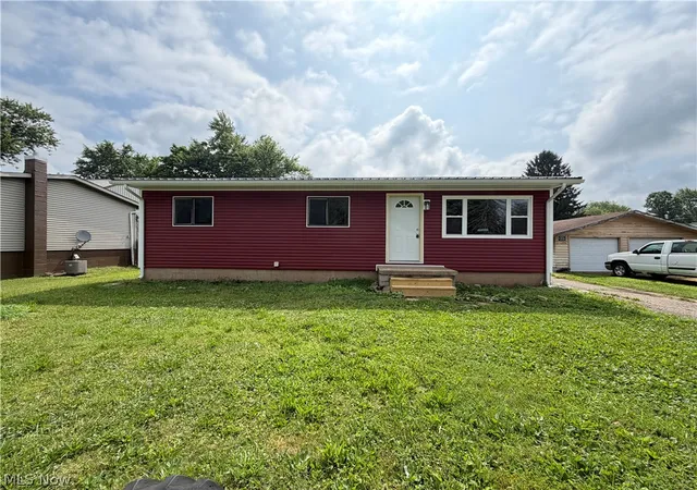 Photo 1 of Single family home for sale at 591 Chestnut St, Newcomerstown, OH 43832 | MLS# 5224883 | Listing updated on 2026-10-03