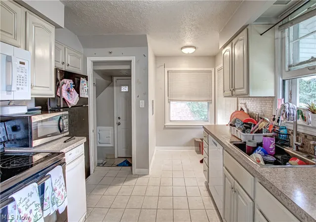 Homes for sale in Cleveland, OH | 3788 E 155Th St, Cleveland, OH 44128 | MLS# 5224822